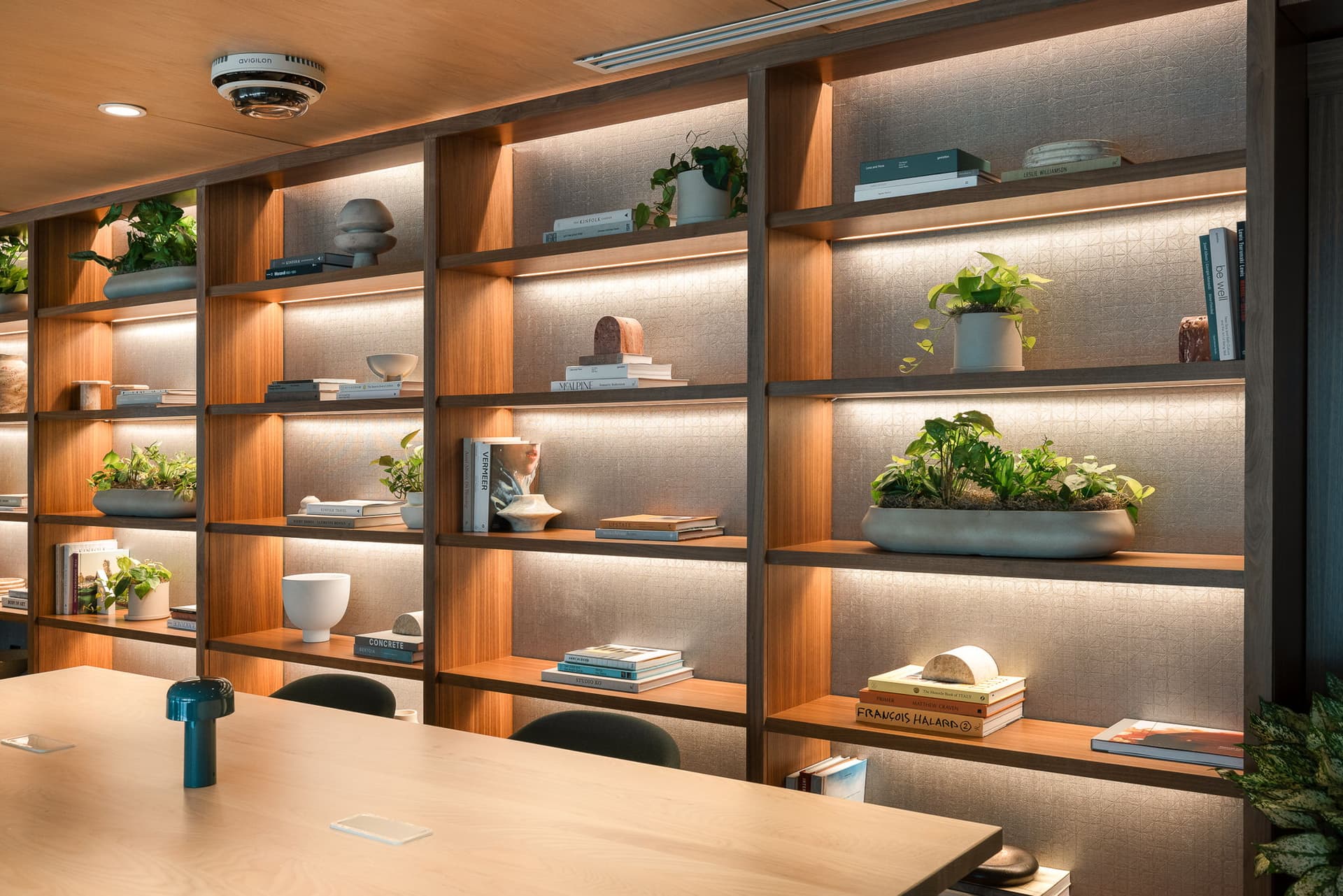 Serene Escape at Spring Street - Image 43