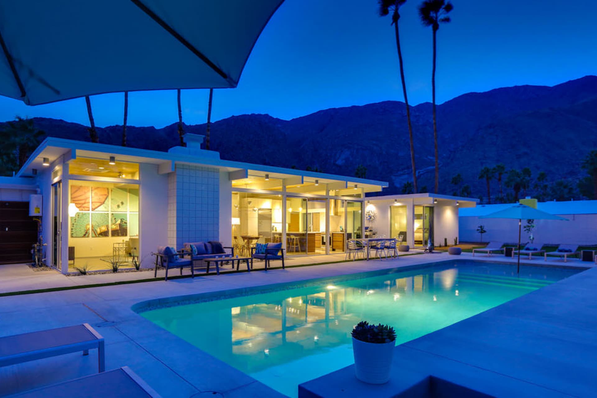 Regal Contemporary House - Image 33