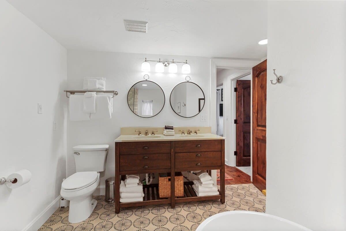 Peak Eight Mountain Escape - Image 18