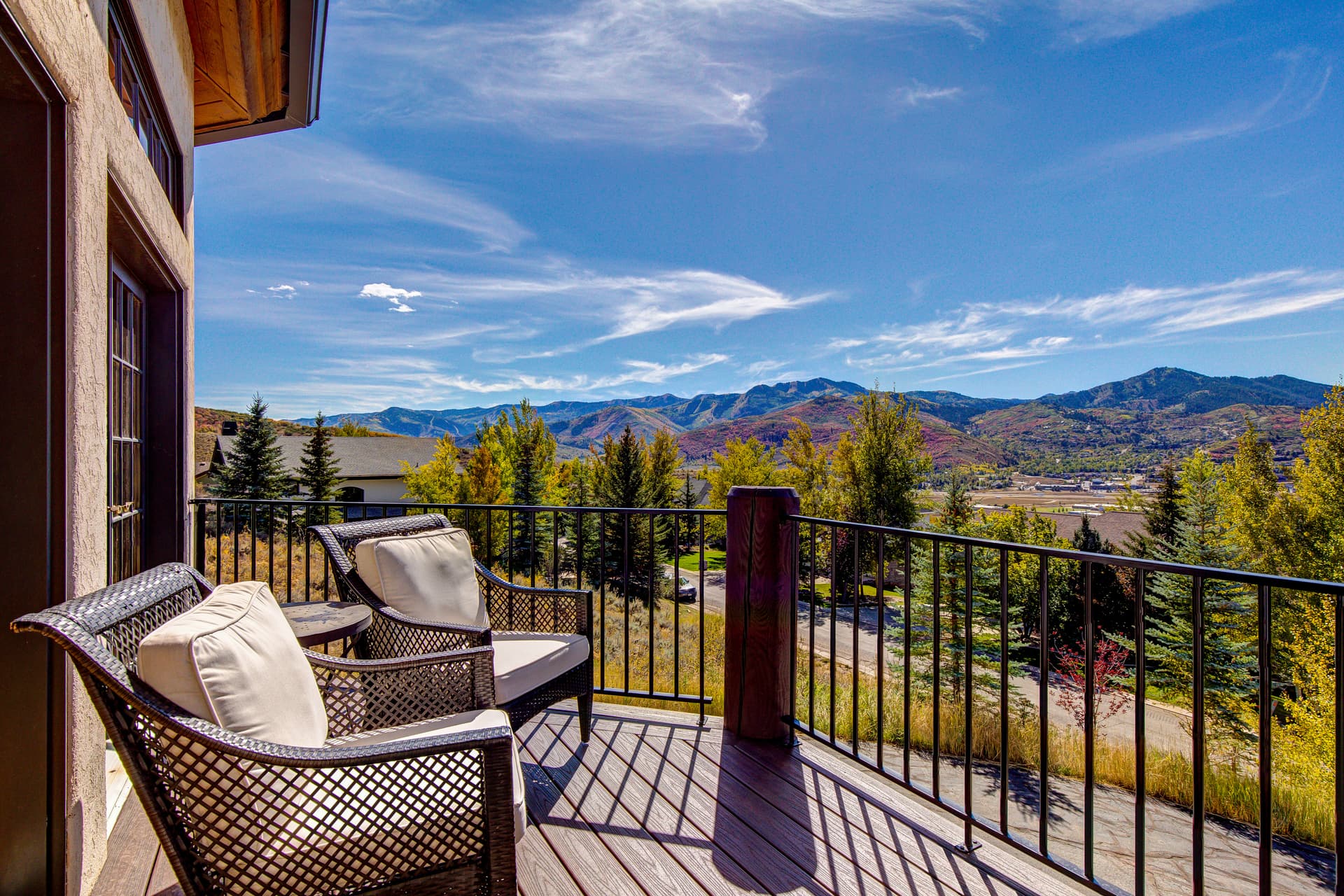 Mountain Hillside Manor - Image 3