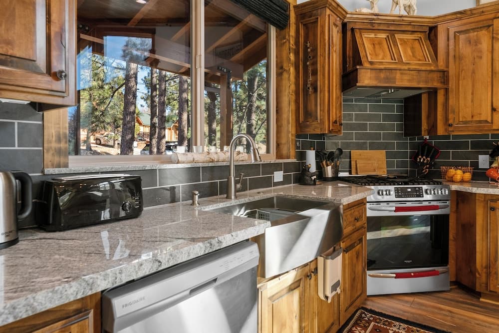 Shem Shack - Image 12