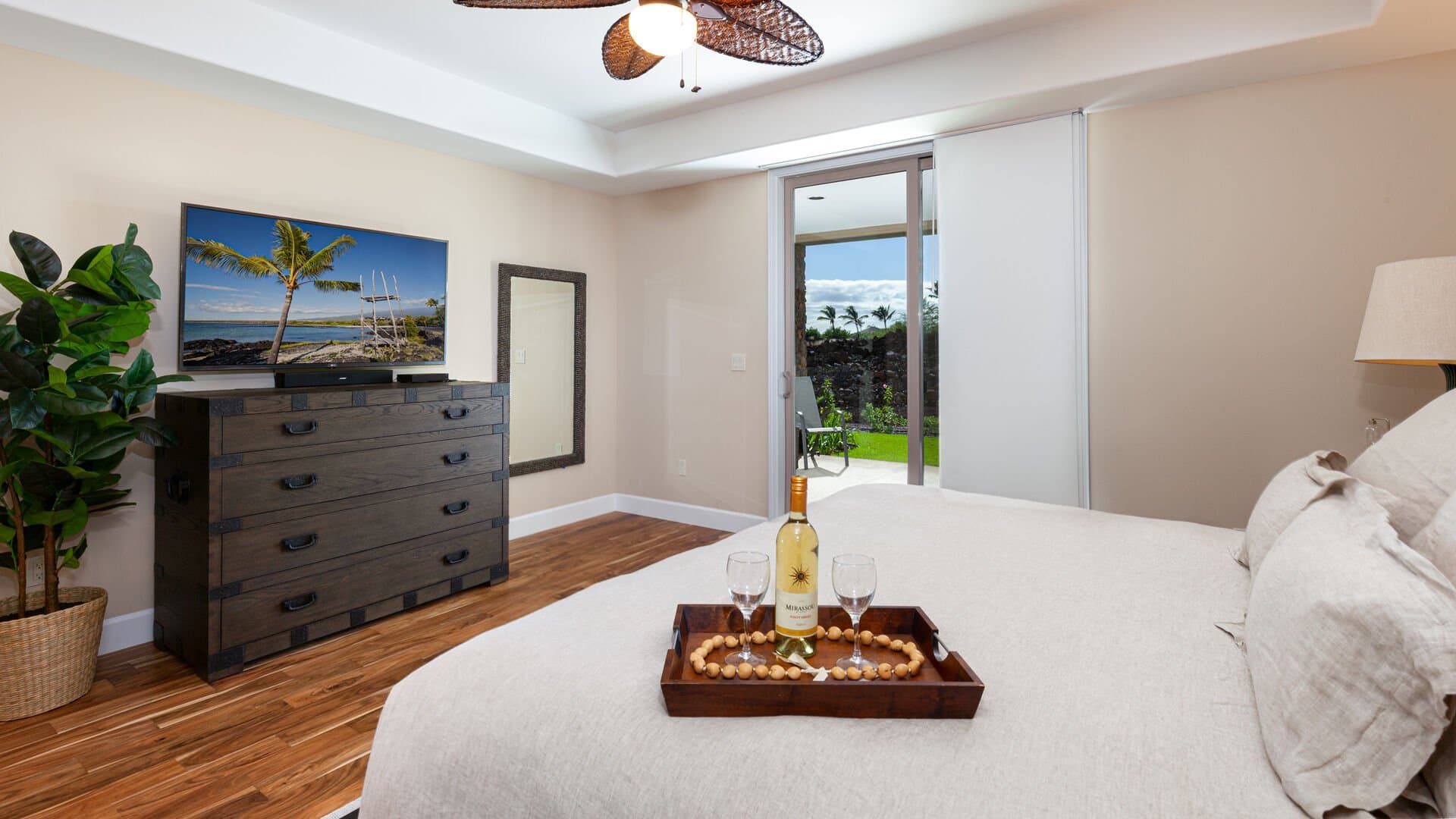 Hawaii Roma - Image 11