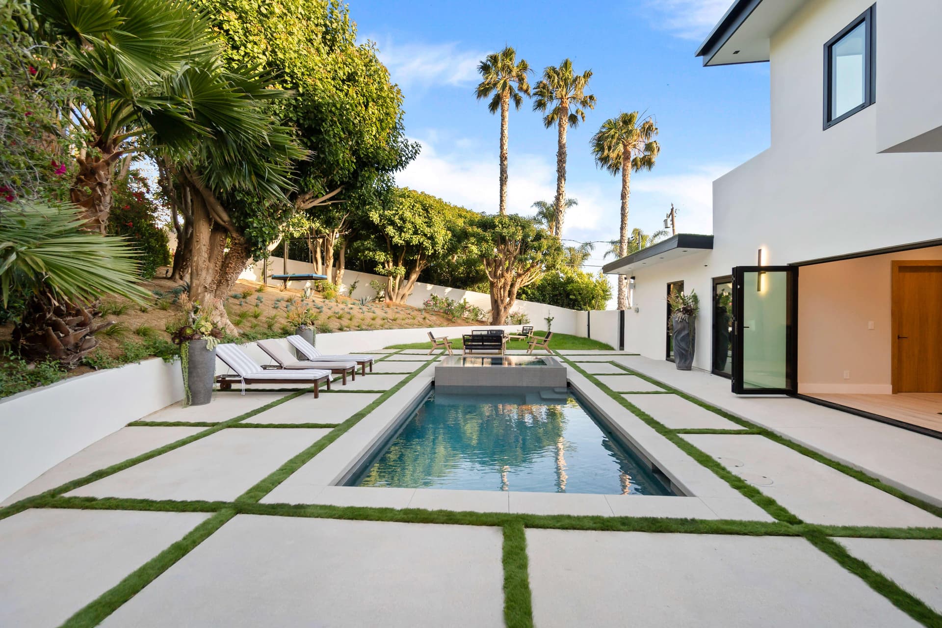 Sea Vista House  - Image 2