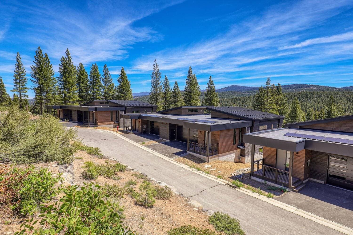 Larkspur Luxe - Image 37