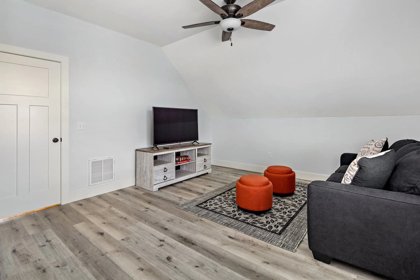 Old Bridge House - Image 16