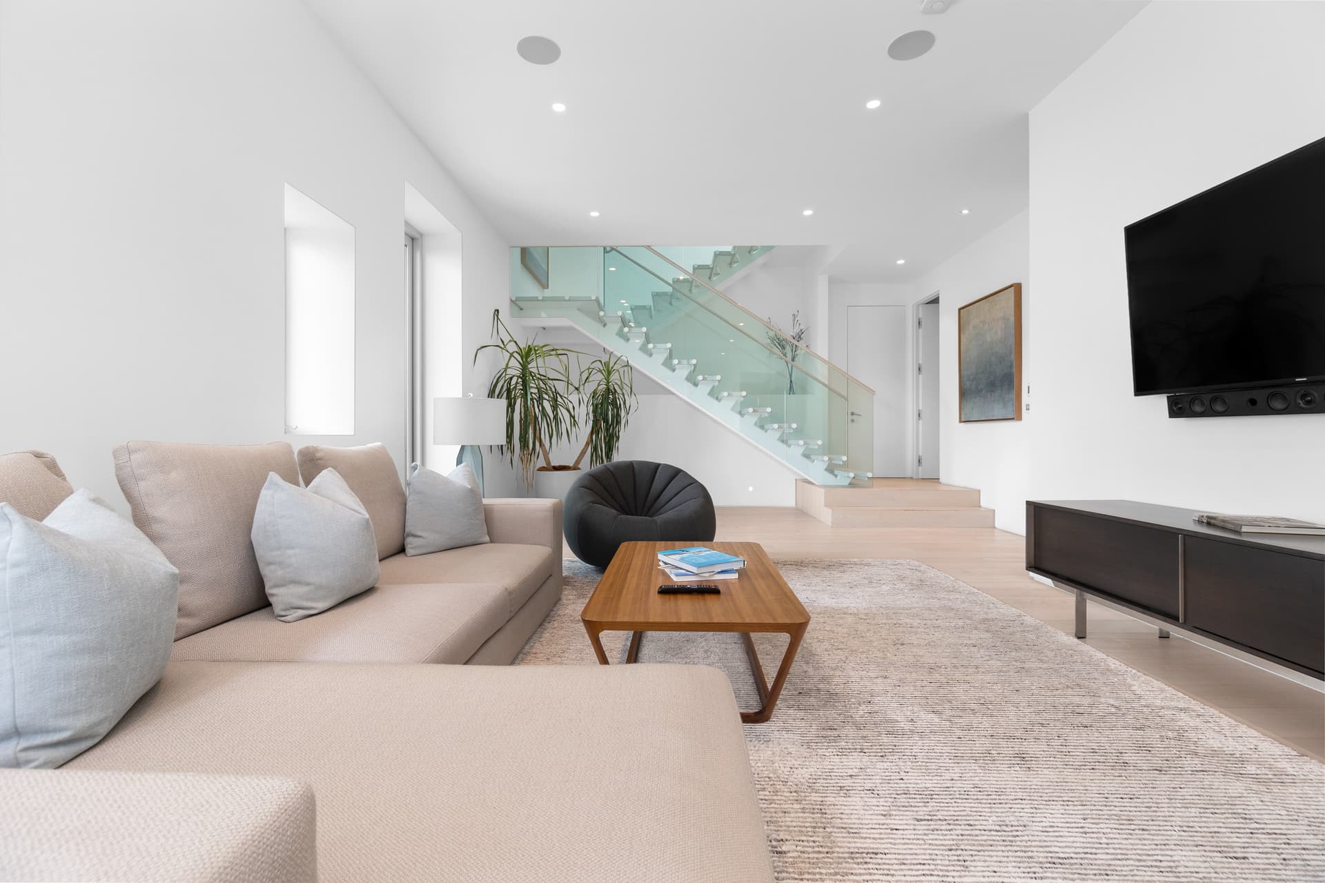 Beverly Grove - Image 6