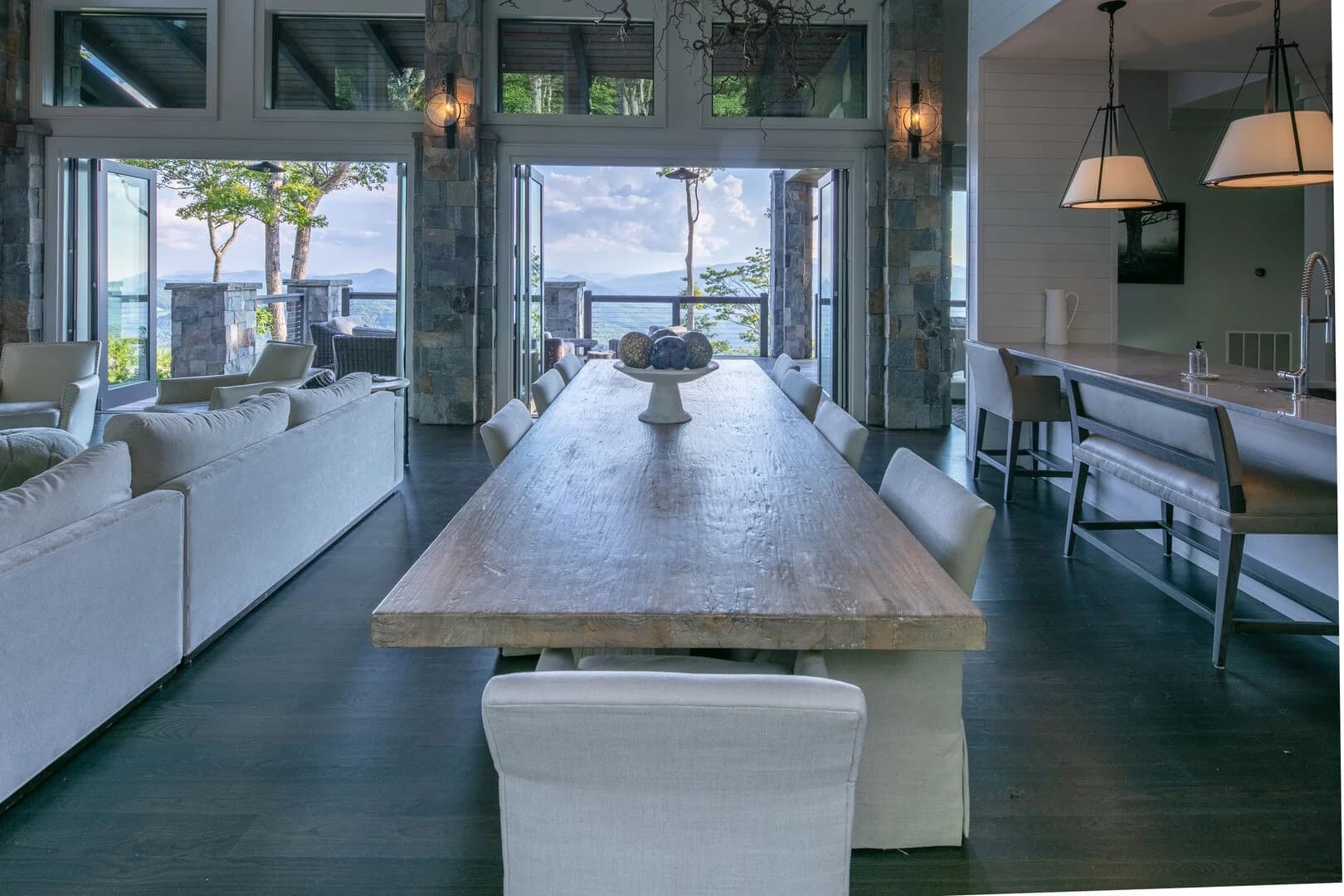 Outside Inn Place - Image 7