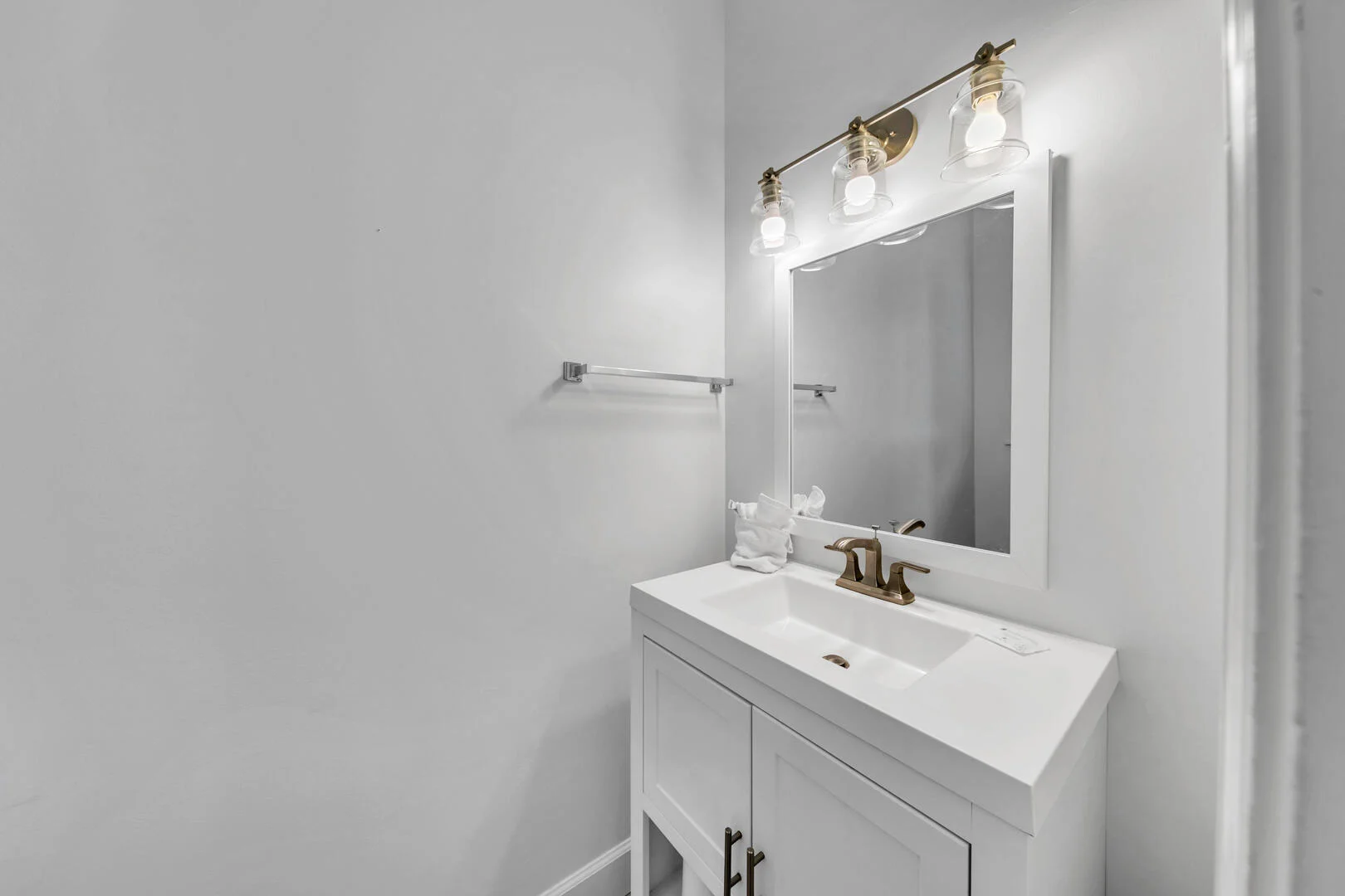 Rainbow Fish Home - Image 21