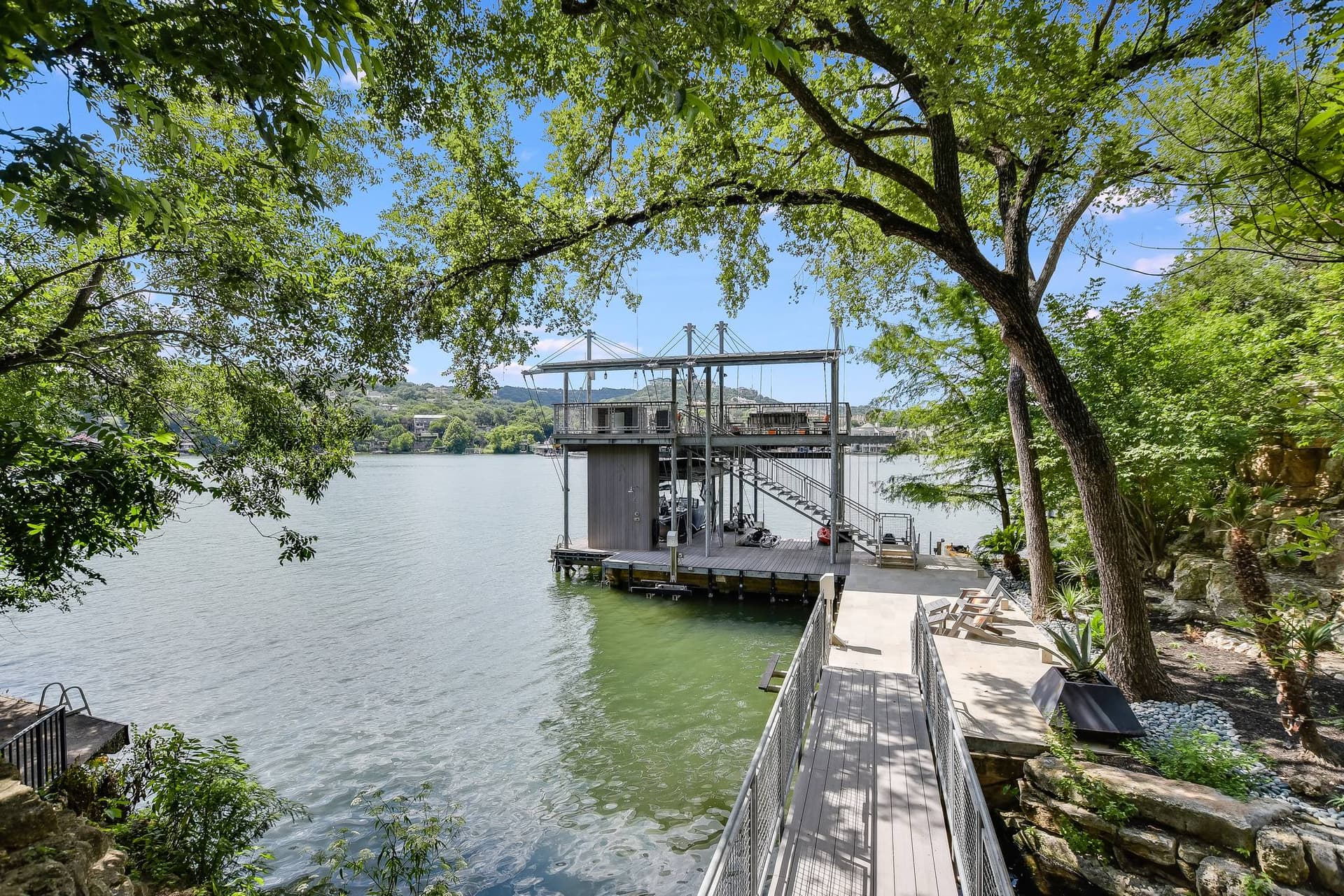 Waterfalls on the Lake Villa - Image 54