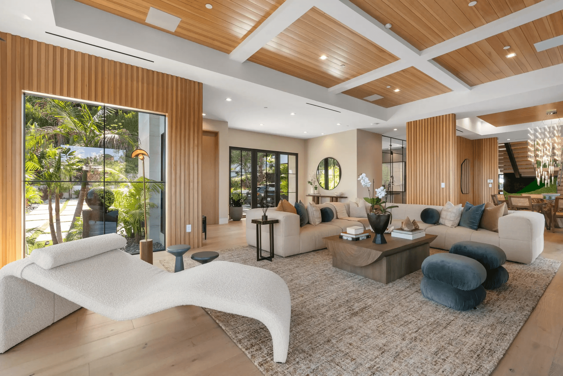 Linda Flora - Image 2