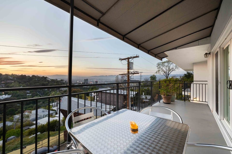 Pacific View Artist's Home - Image 49