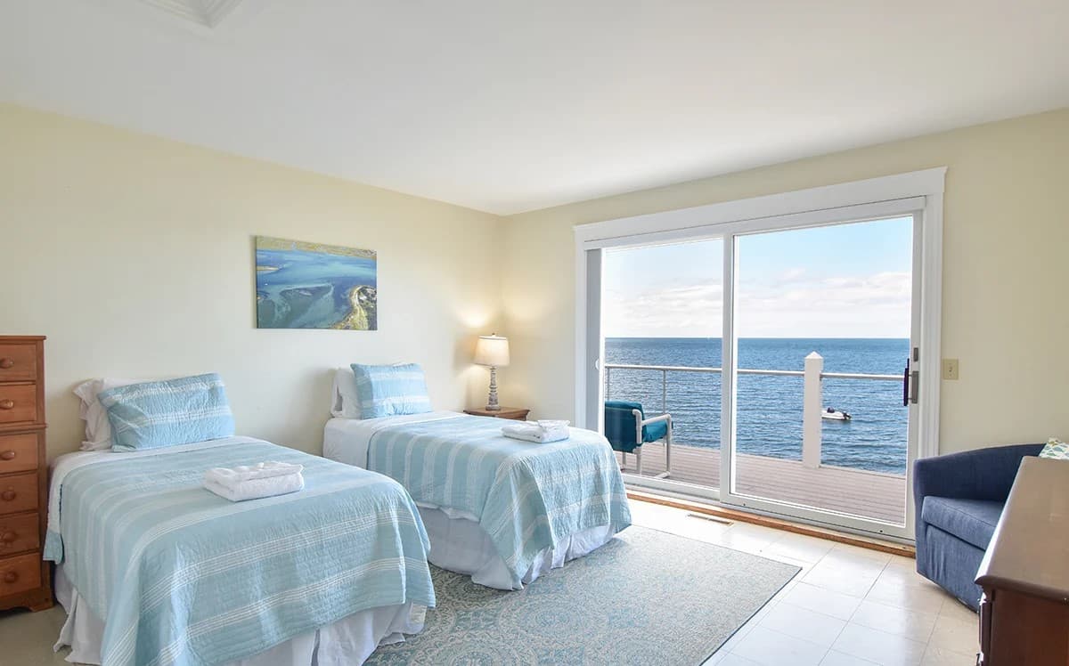 Beach House - Image 10