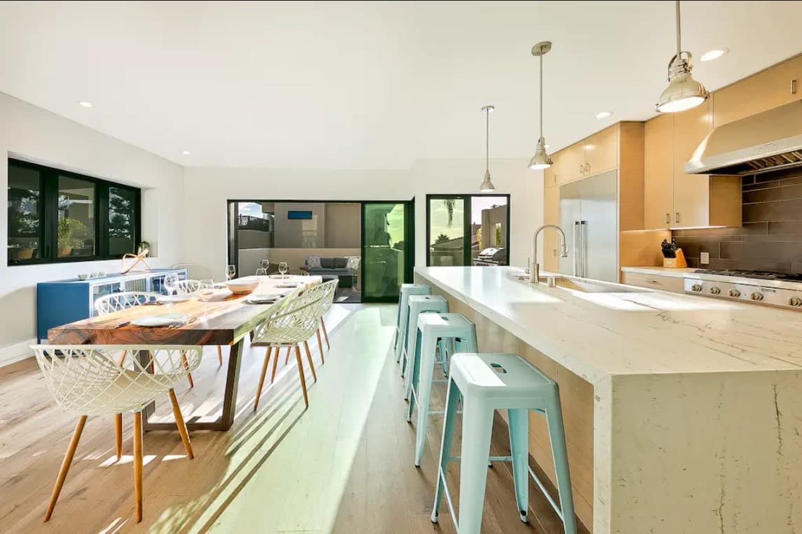 Sunny Shores - Image 5