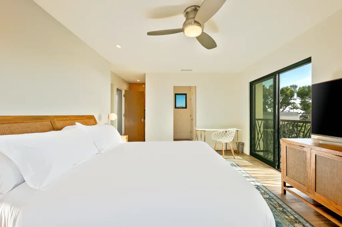 Sunny Shores - Image 7