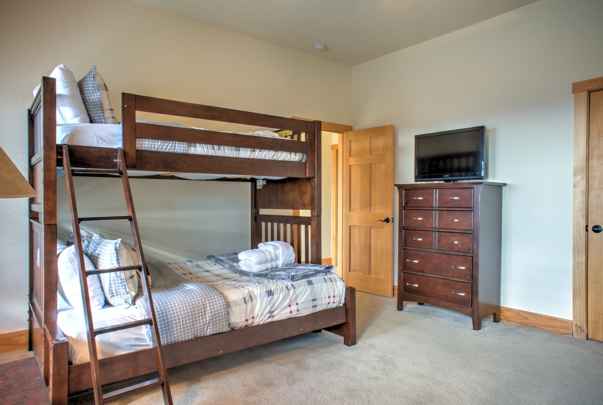 Sunset Summit - Image 31