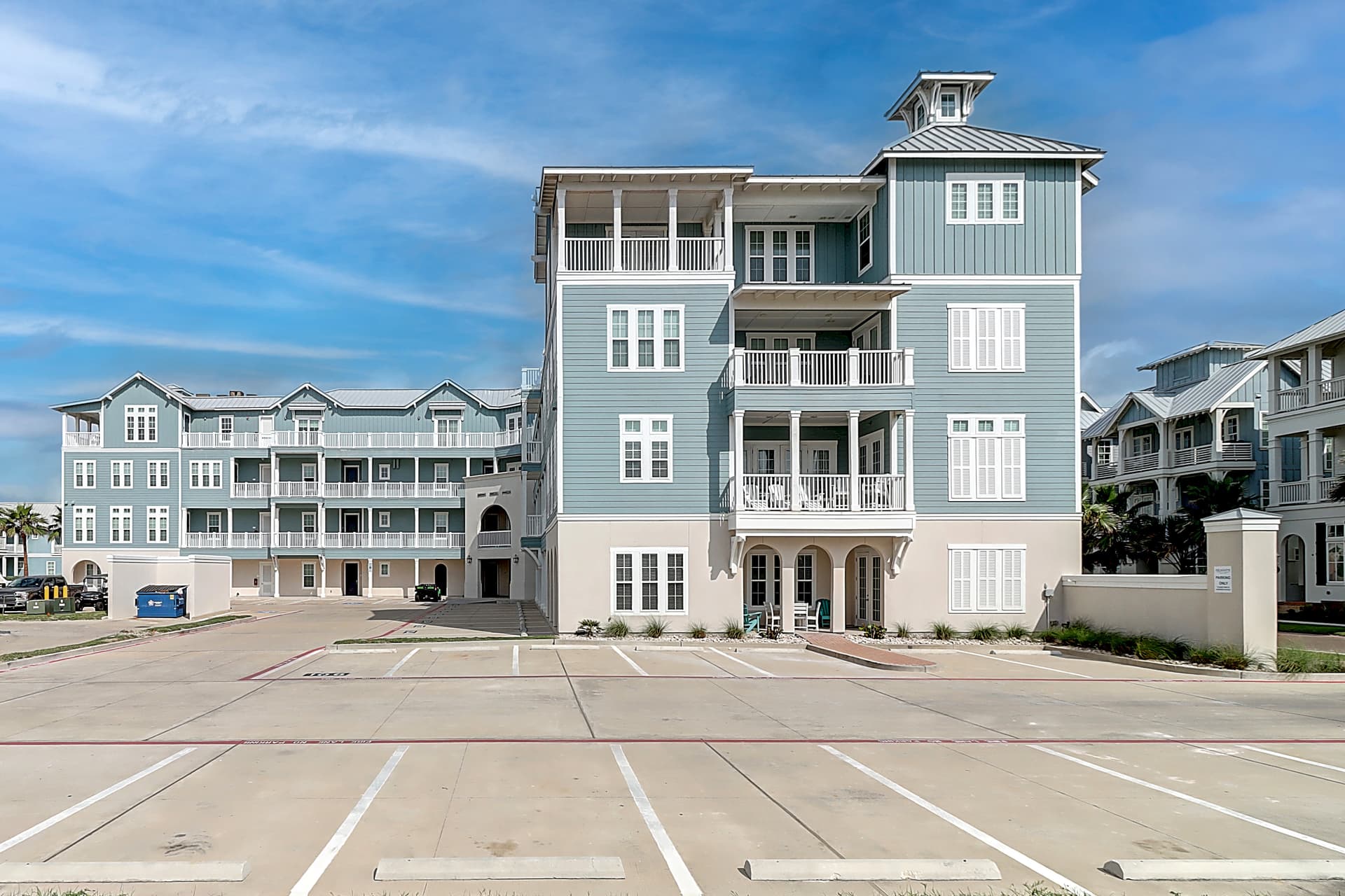 Blue Sea Gate Residence - Image 22