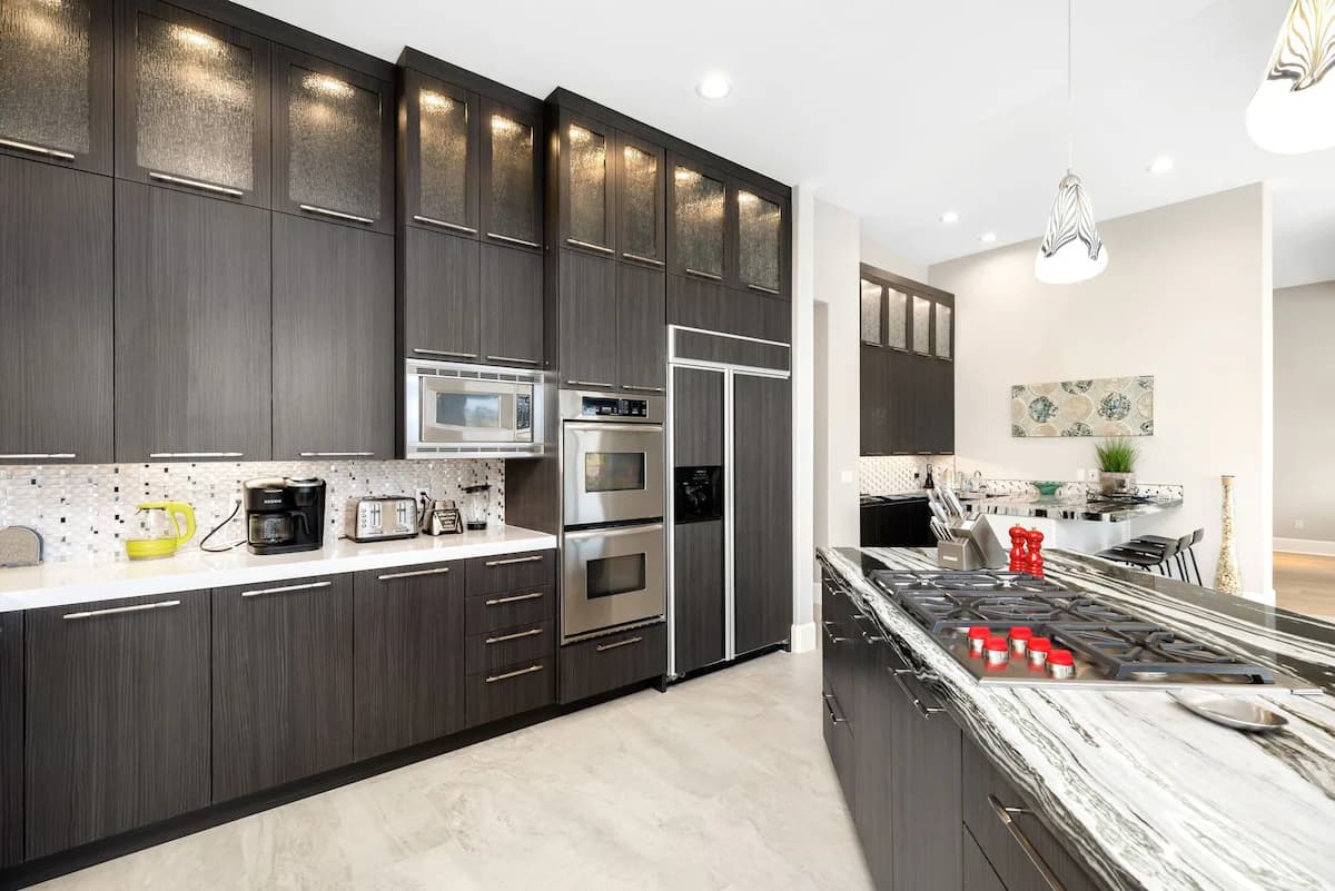 Lake View Home - Image 8