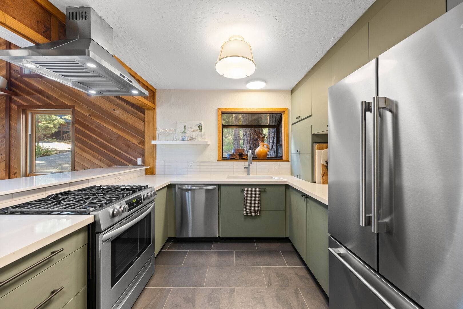 Sleeping Bear Lodge - Image 5