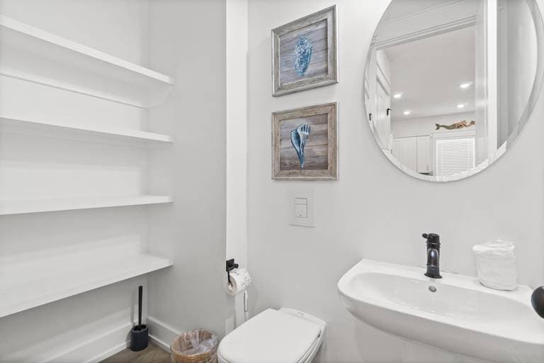 Charming Blue Haven - Image 12