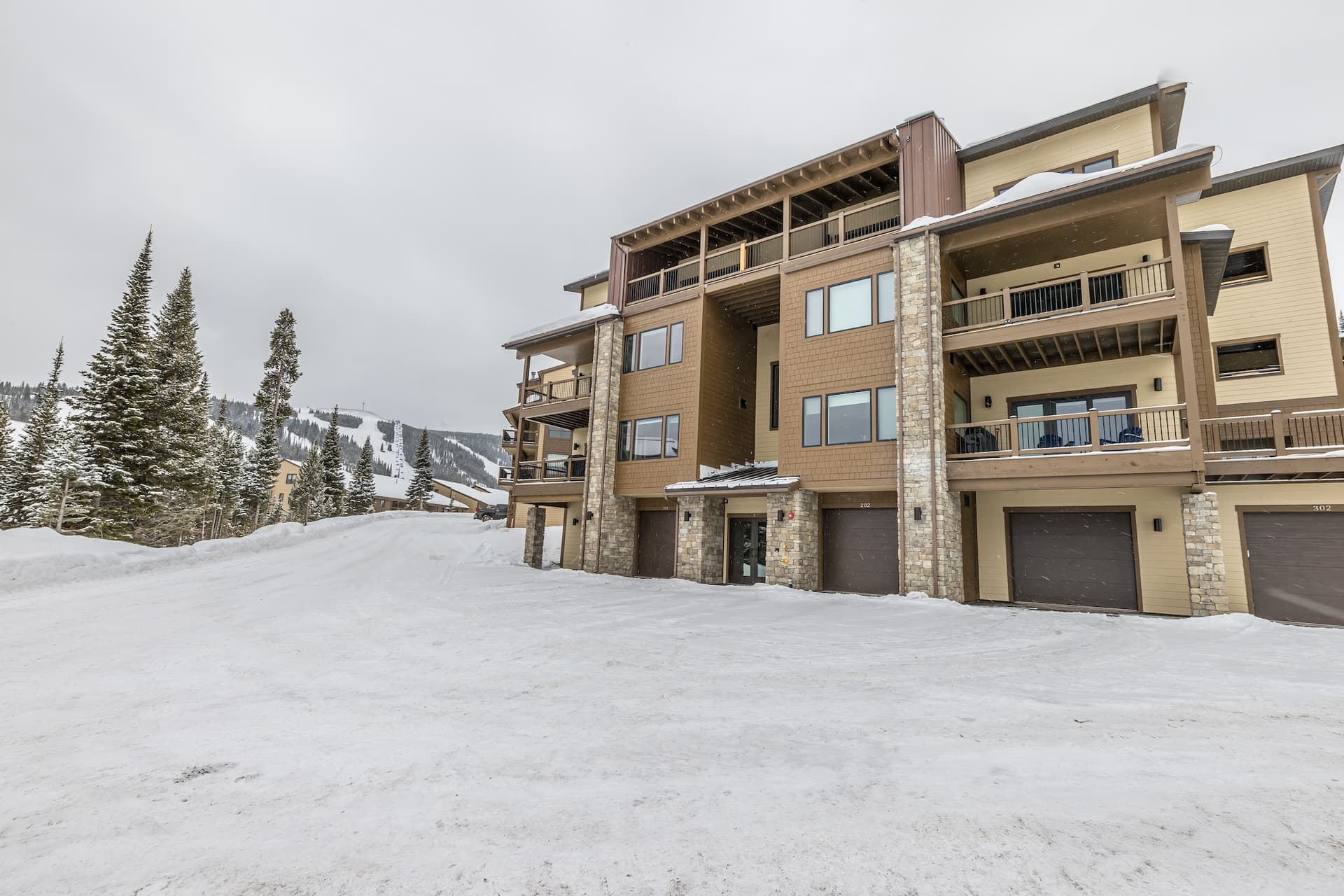 Beaverhead Condo #301 - Image 35