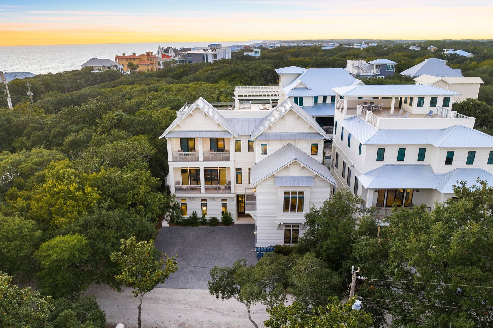 Social Manor - Image 58