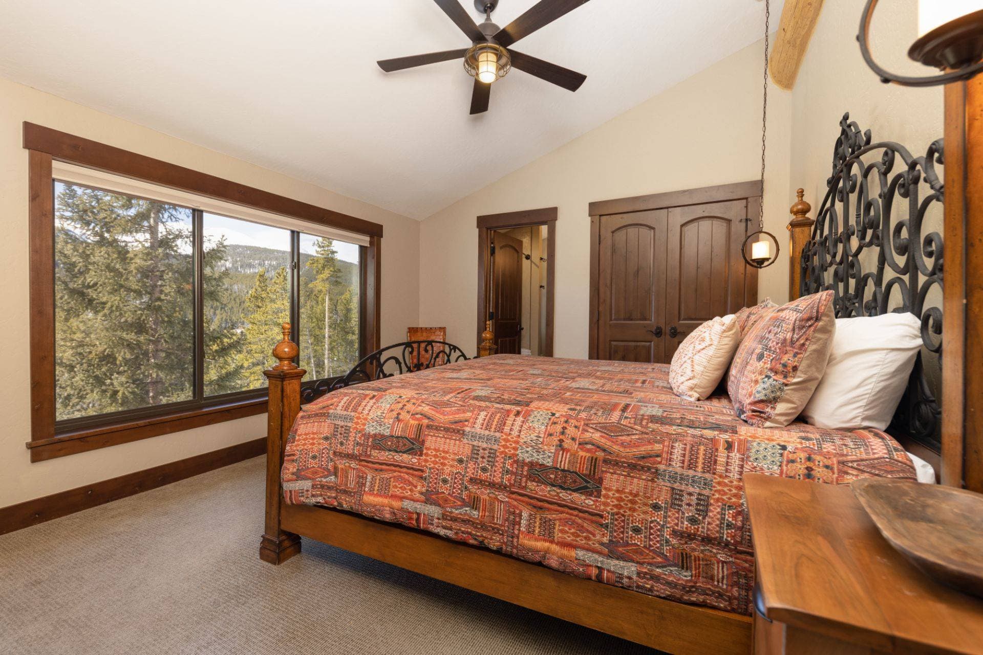 Pine Ridge Cabin - Image 32