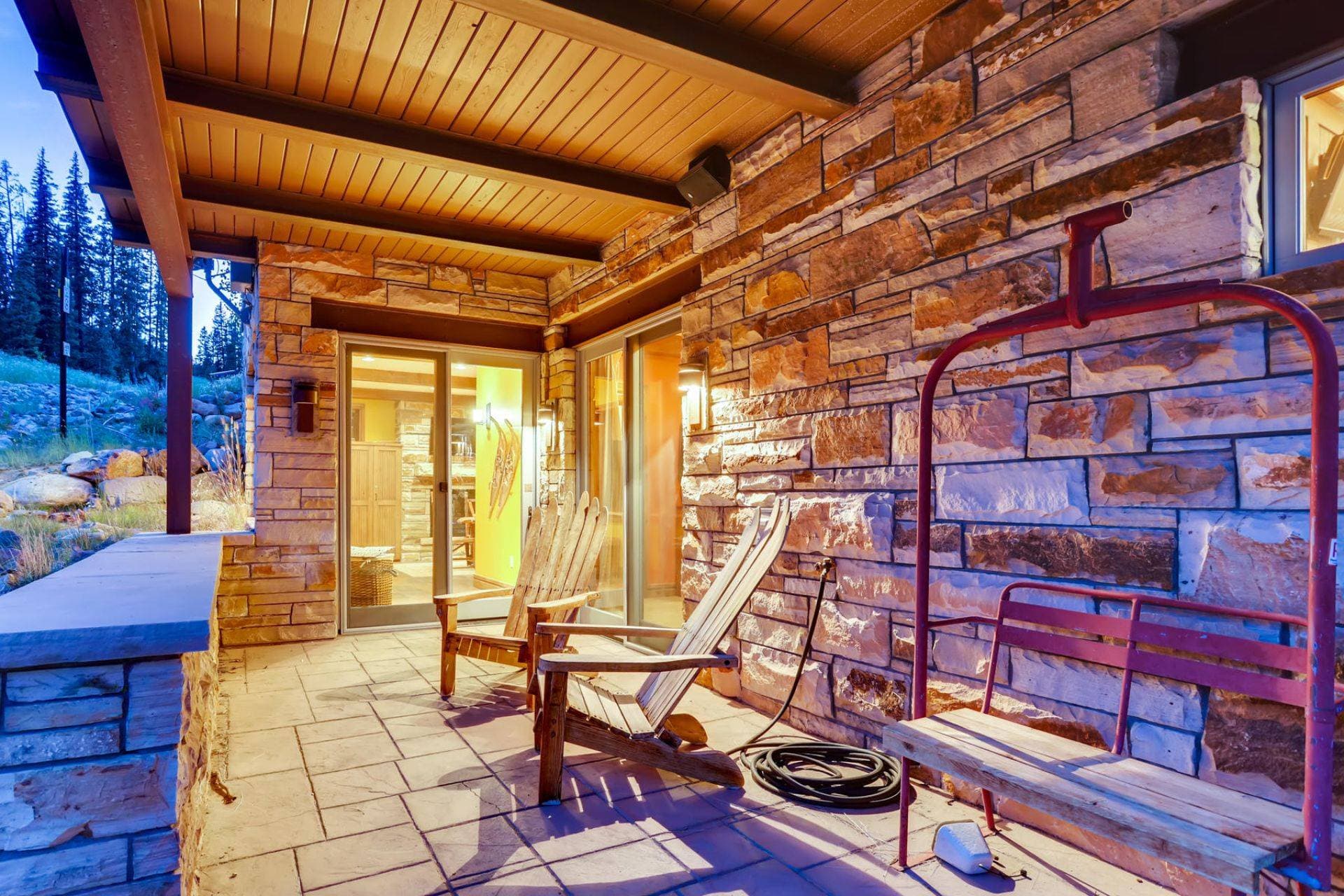 Warming Hut - Image 47