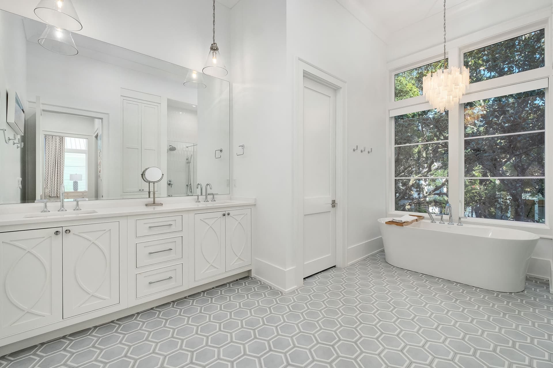 Bearfoot By The Sea - Image 25