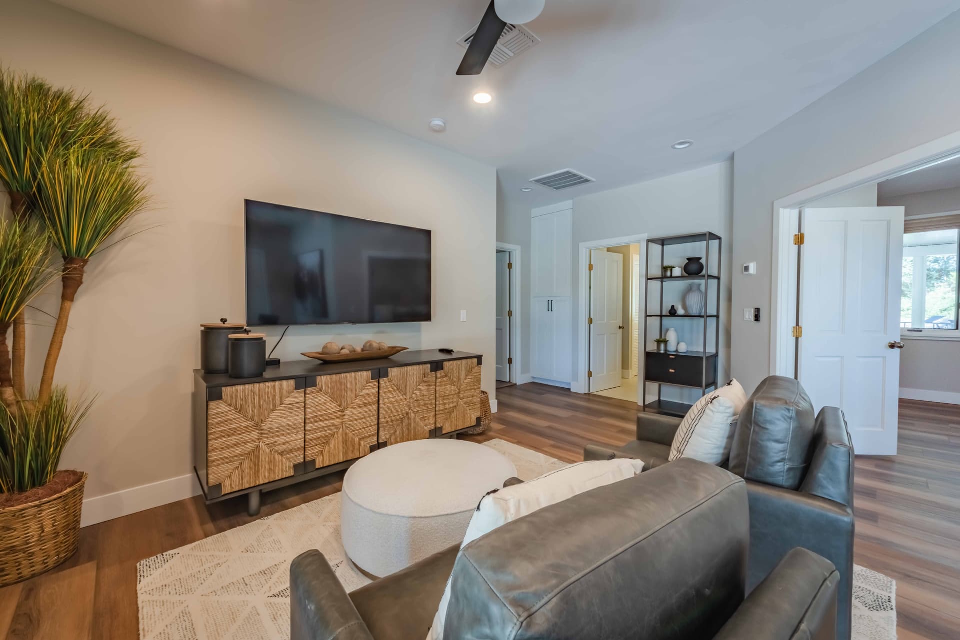 Arbor House - Image 40