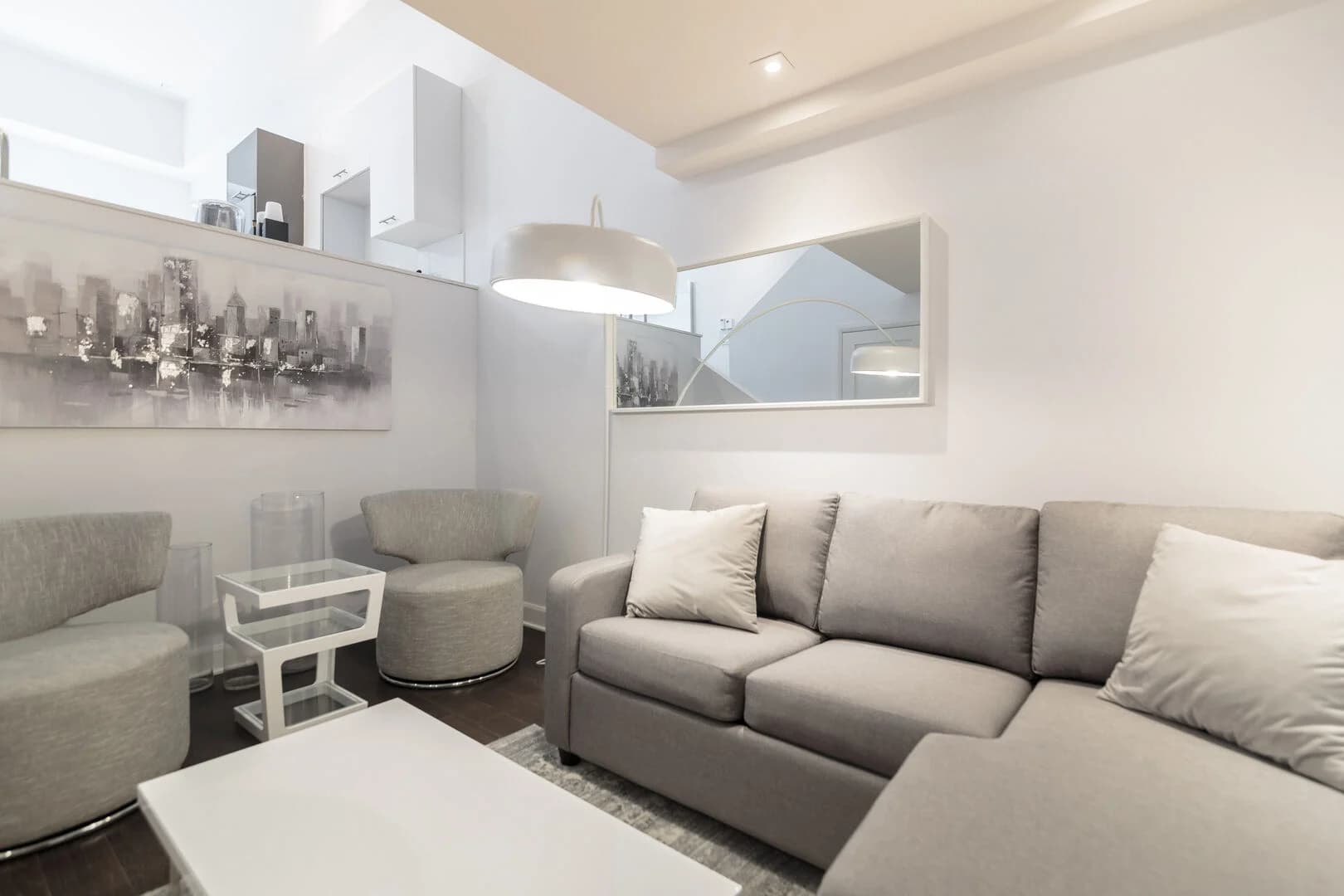 Saint Home - Image 3