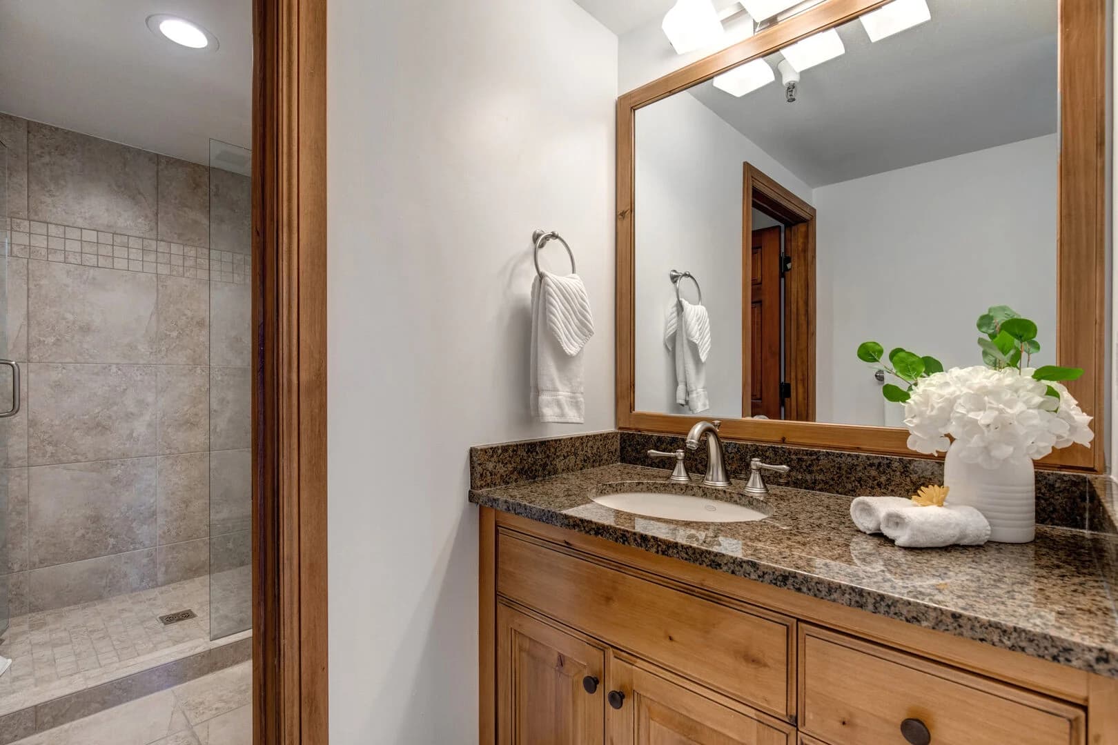 Ontario Lodge - Image 24