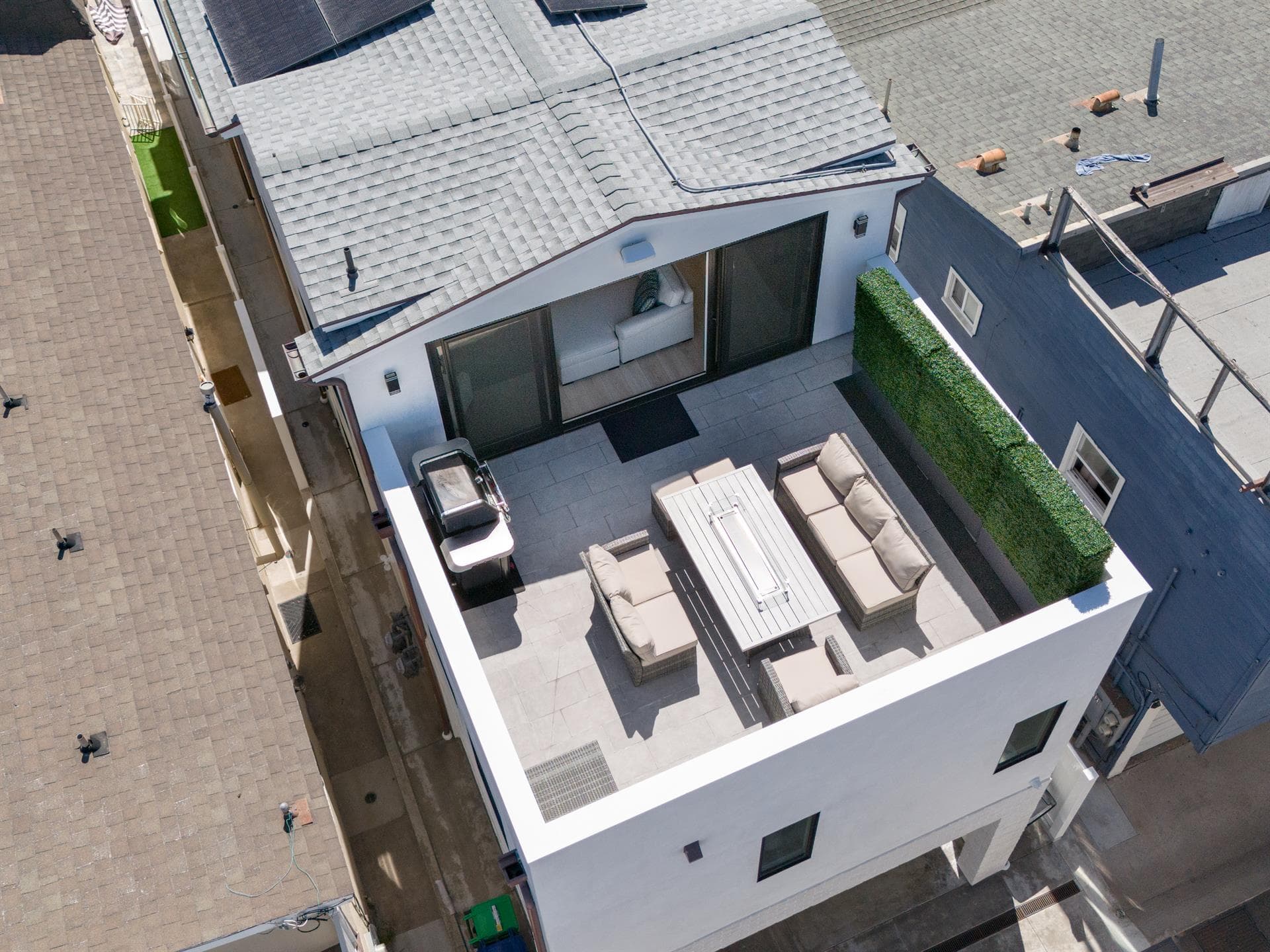 Sun Deck Haven - Image 22