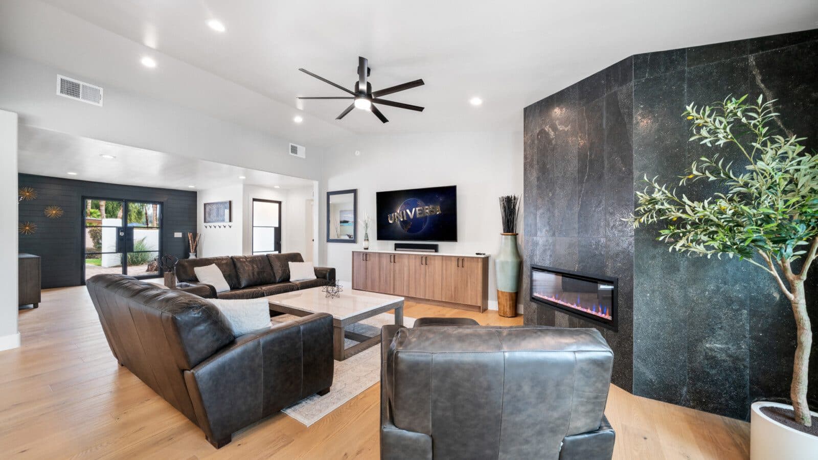 Spontaneous Desert Retreat - Image 3