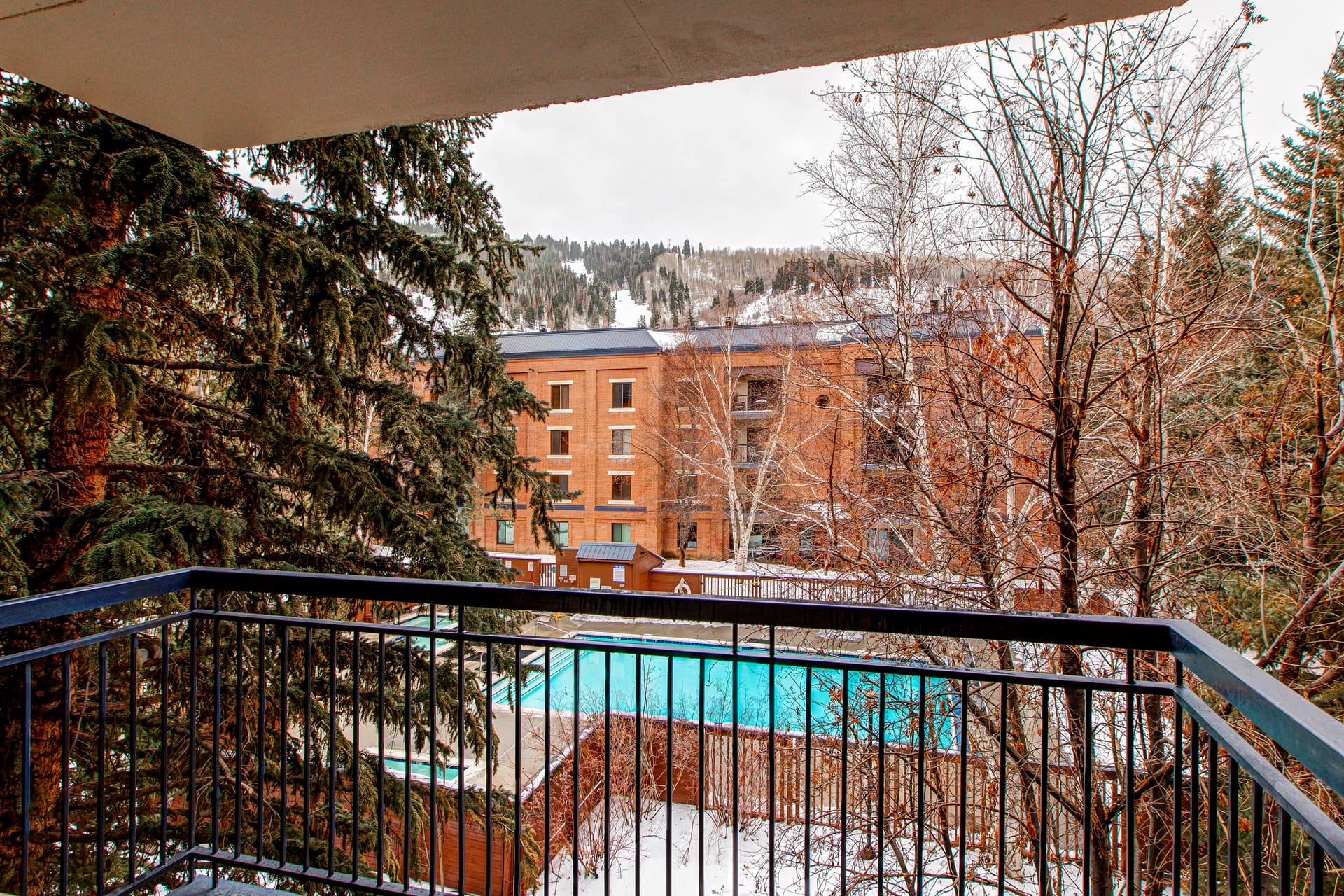 Park Station Luxury Retreat Home - Image 5