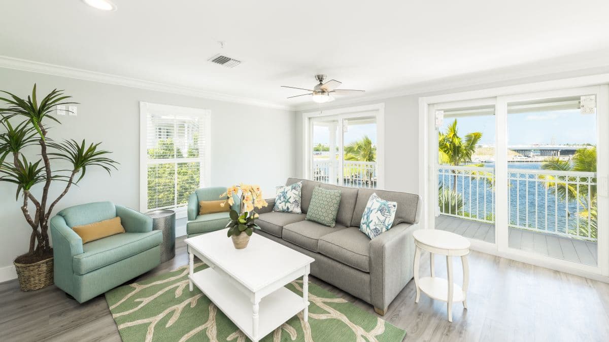 Upper Bayview North - Image 4