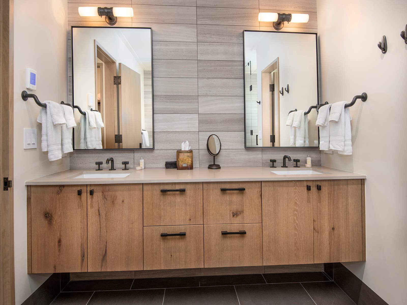 Red Lion Penthouse - Image 25