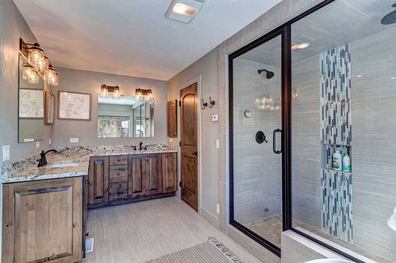 Creekside Escape - Image 17