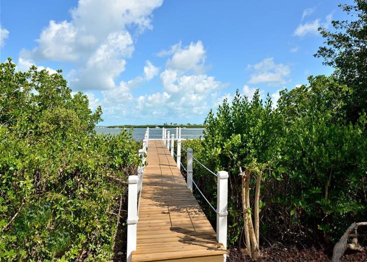 Coastal Comfort - Image 38