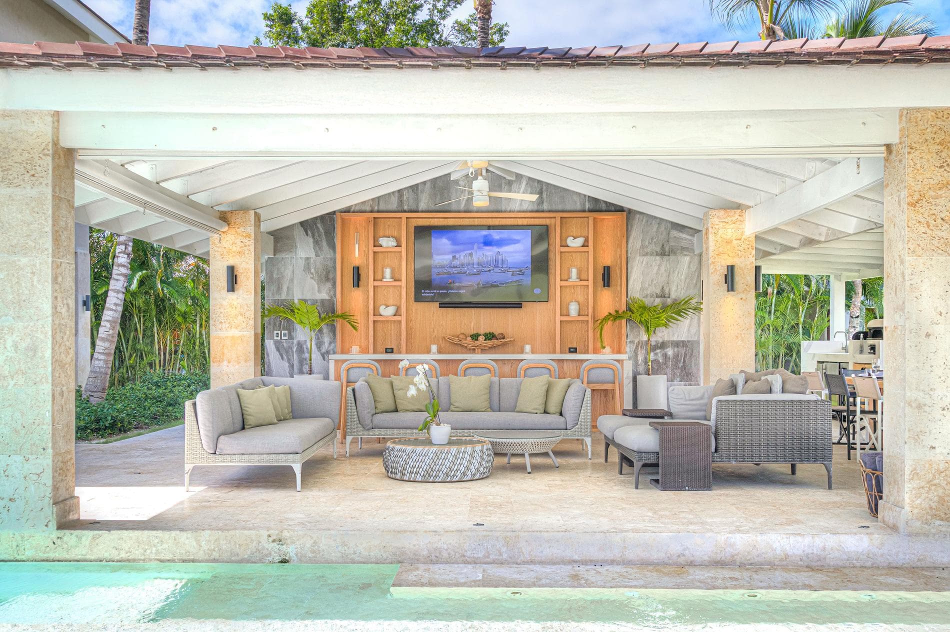 Royale Estate - Image 35