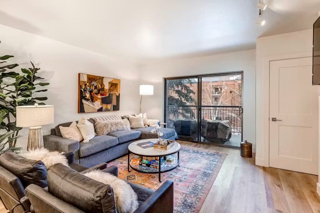 Park Station Luxury Retreat - Image 1