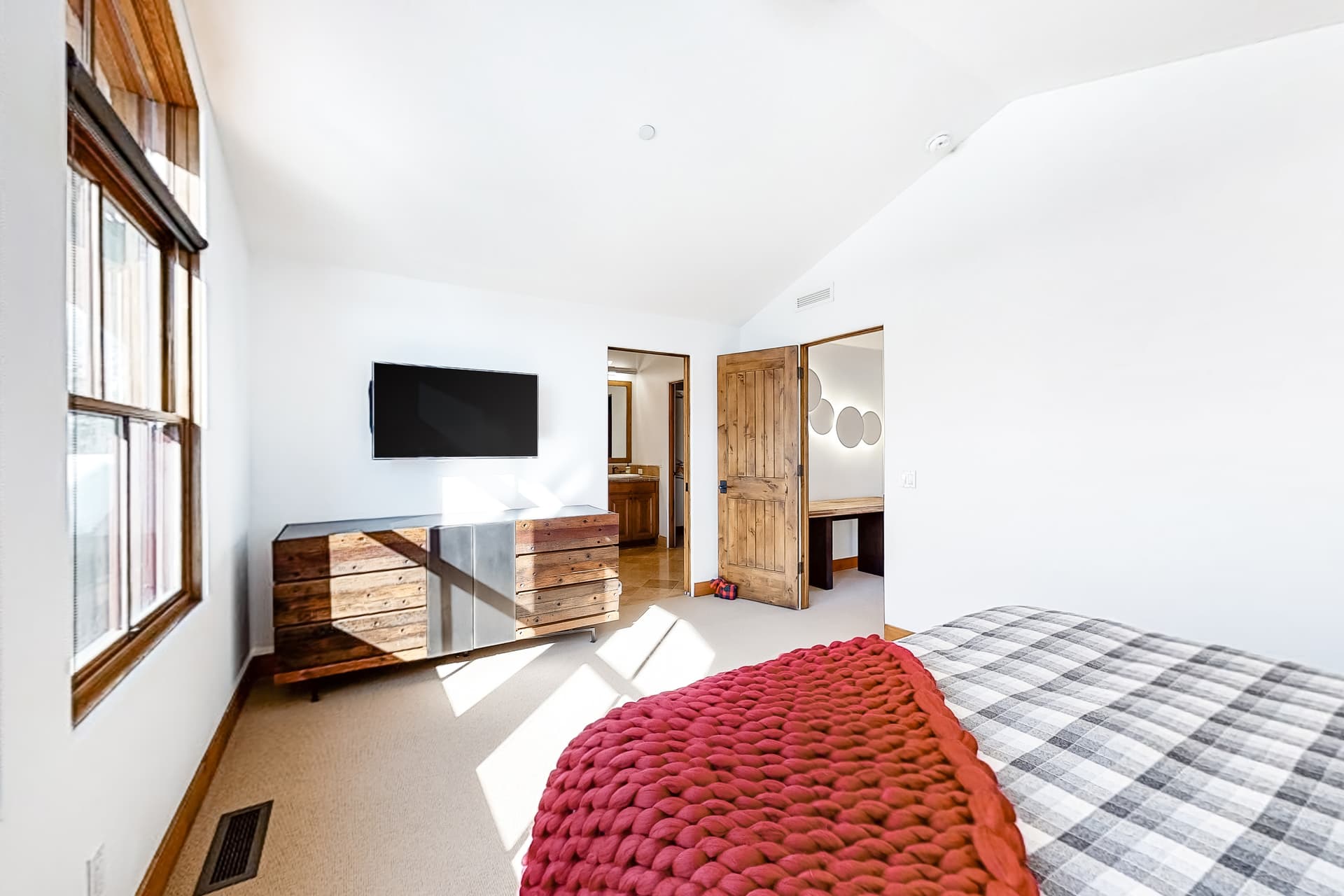 Trail Creek View - Image 10