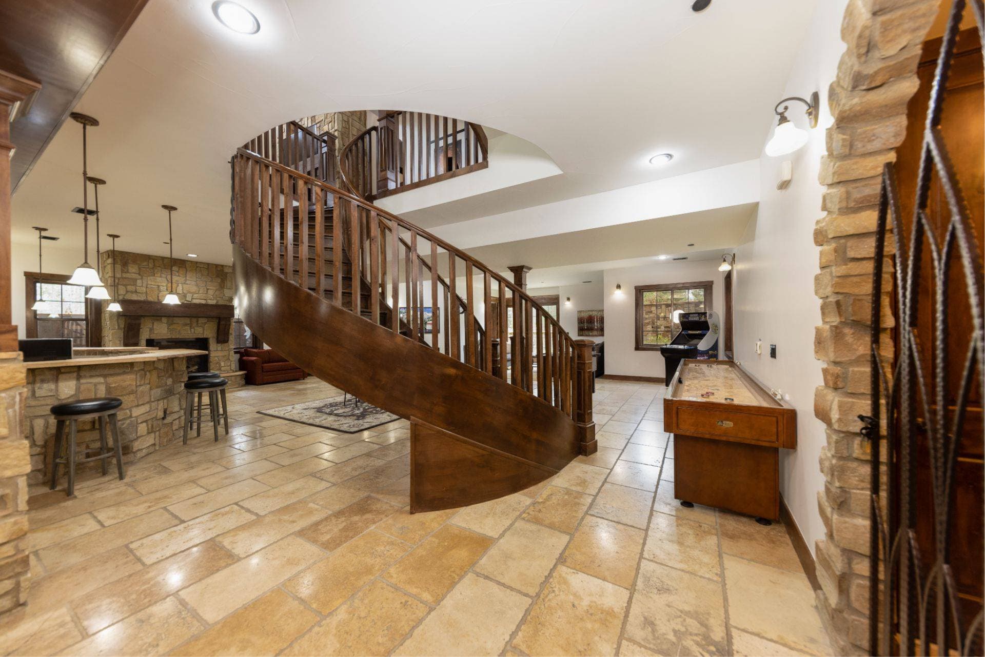 Estate at Baldy Ridge - Image 11