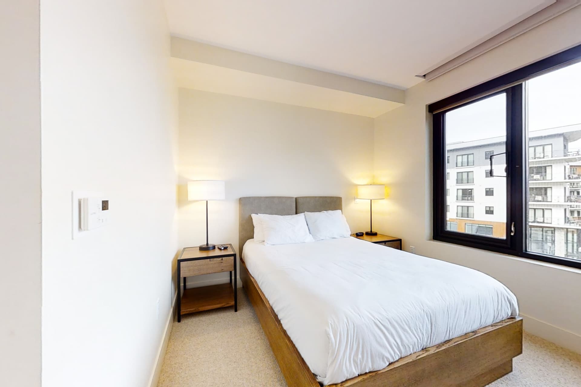 Lift 402 Home - Image 15