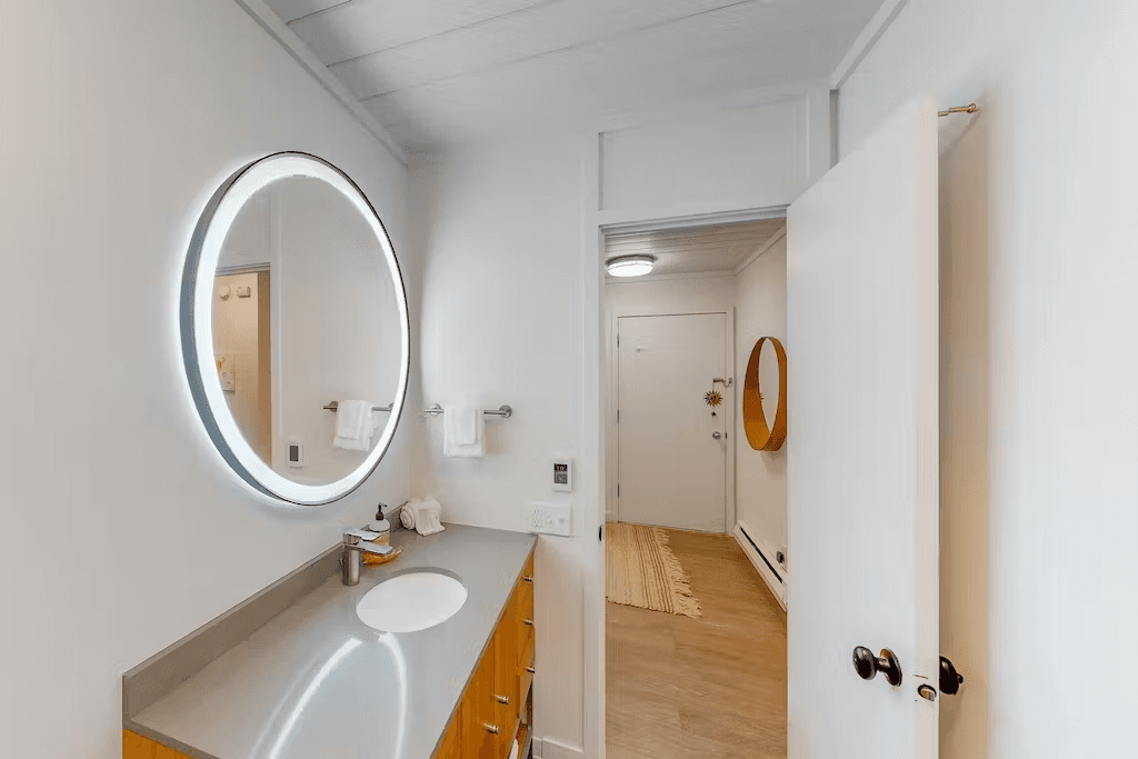 Sun and Ski - Image 9