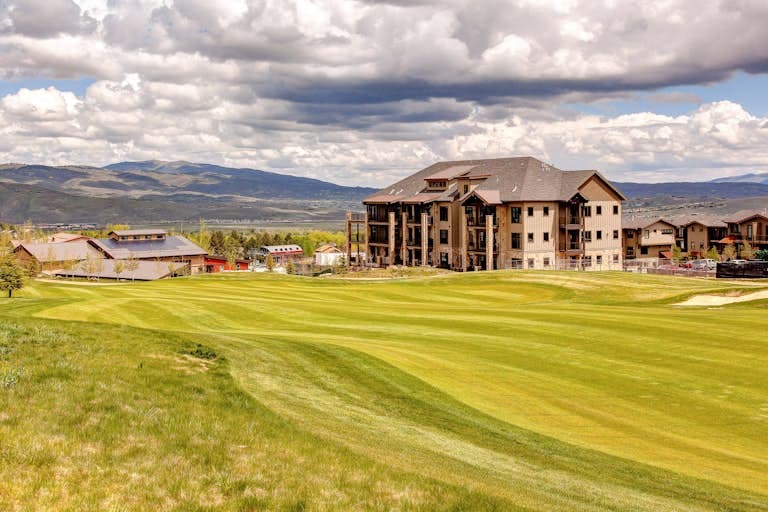 Designer Blackstone Condo - Image 24