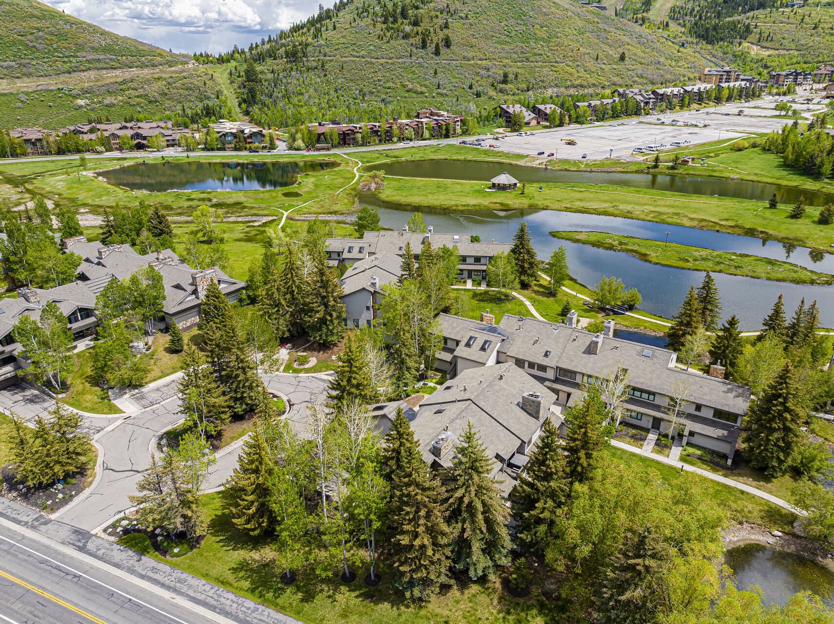 Fawngrove Woodland Escape - Image 37