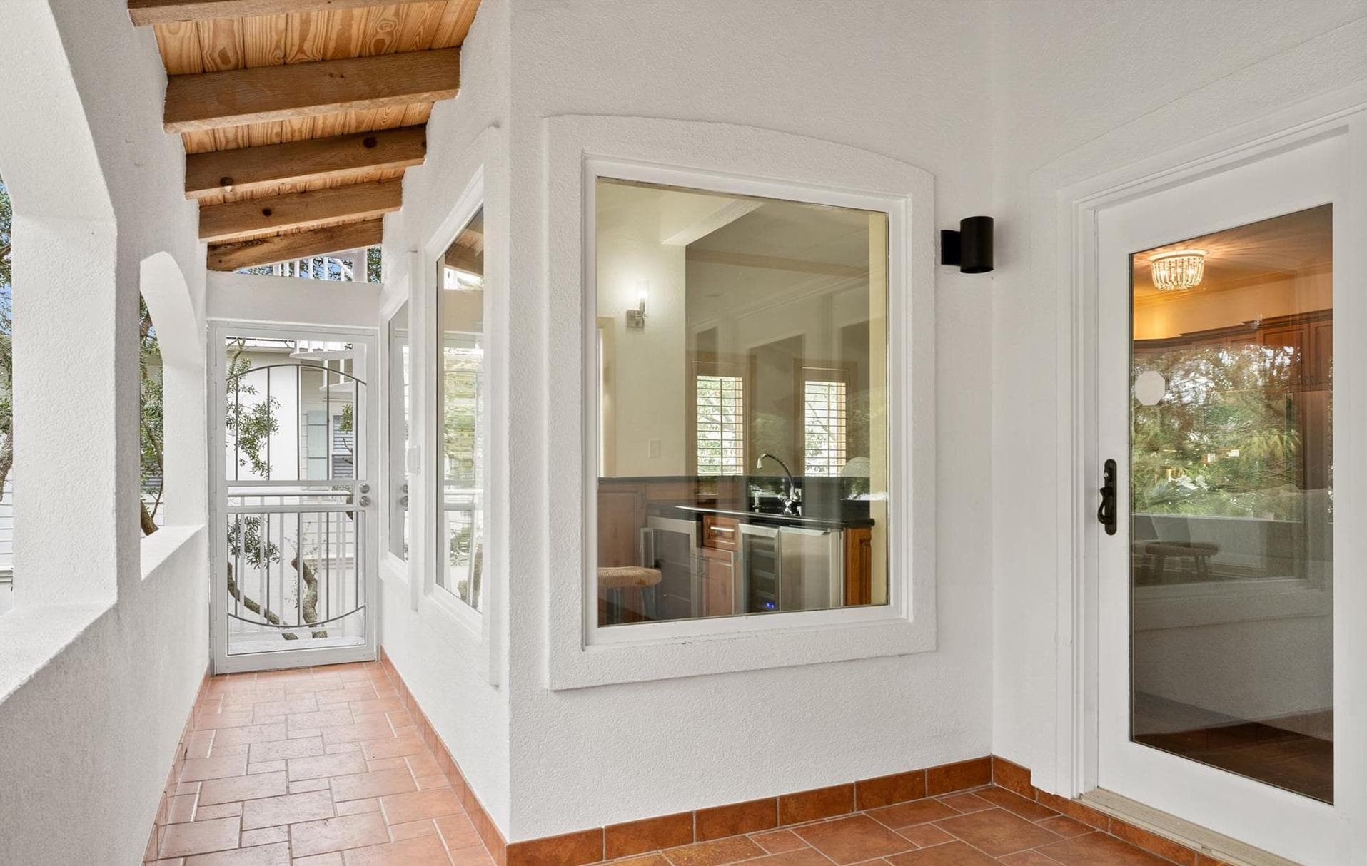 Paradise Isle - Image 14