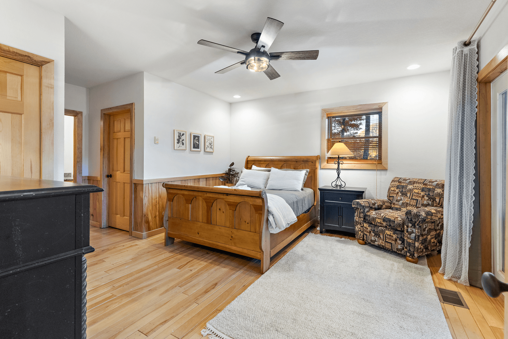 Foxtail Cabin - Image 33