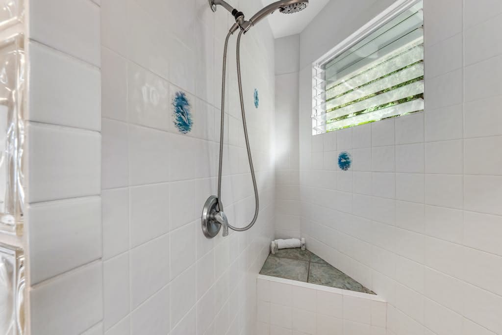 Manini Beachfront Getaway - Image 17