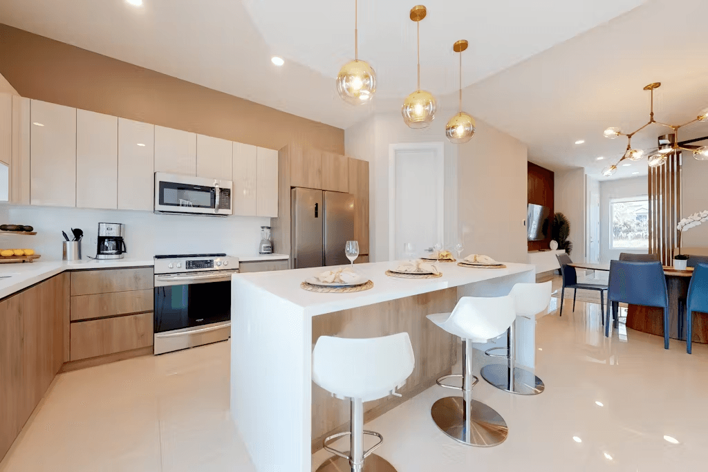 Dolphin Beach House - Image 5